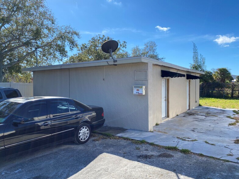 438 Nieman Ave, Melbourne, FL for sale - Primary Photo - Image 1 of 1