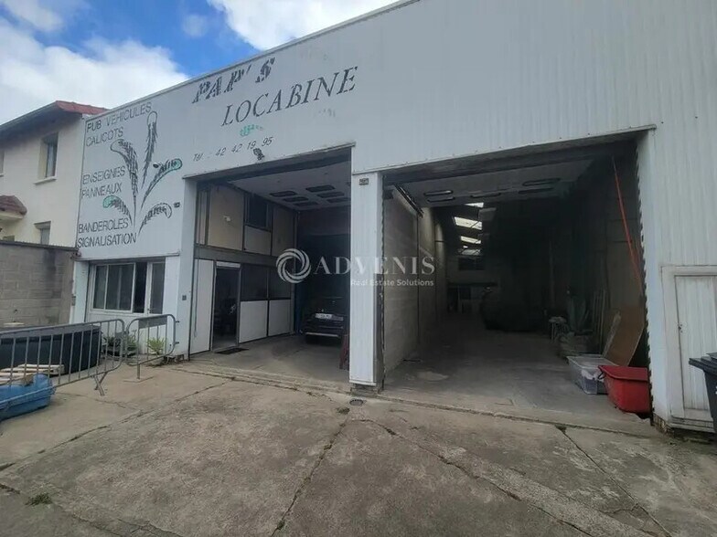 Industrial in Colombes for lease - Building Photo - Image 1 of 8