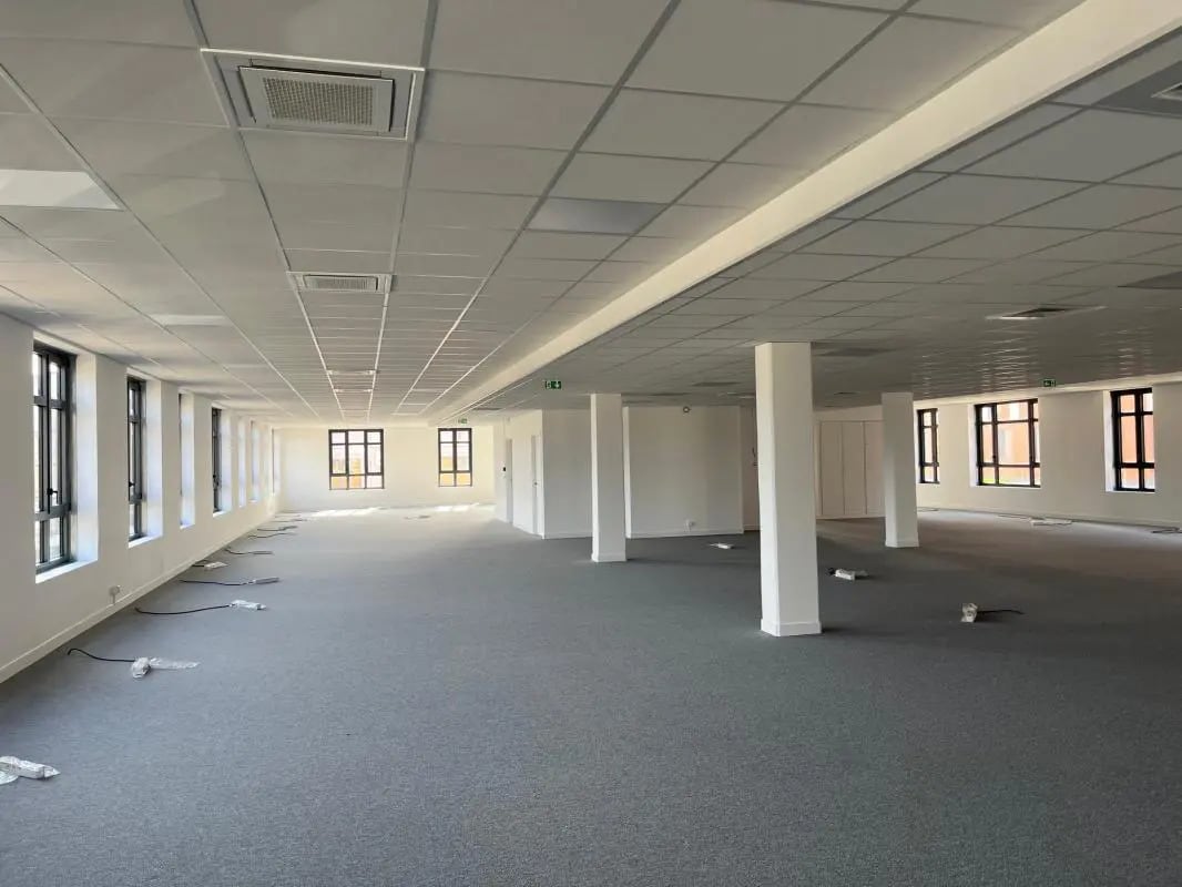 114 Quai De Bezons, Argenteuil for lease Building Photo- Image 1 of 3