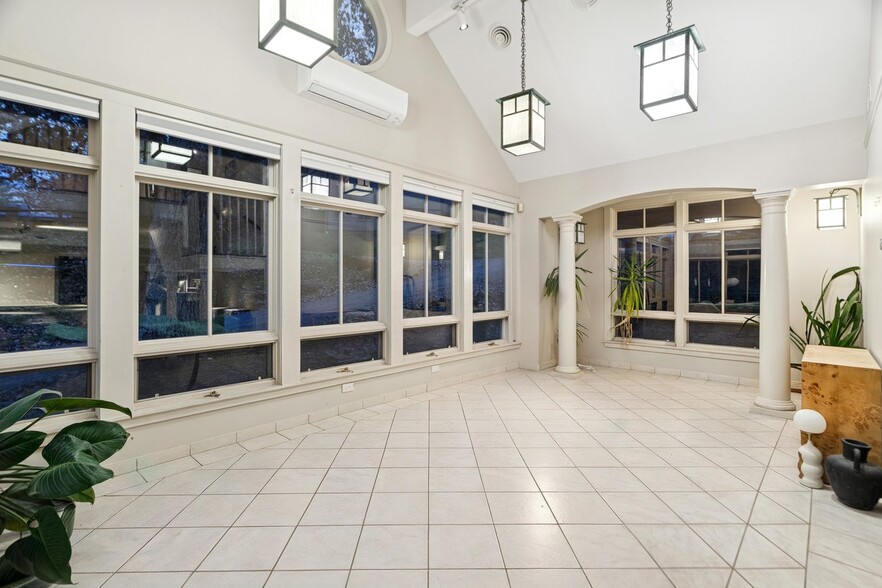 299 Mountain Rd, Stowe, VT for sale - Building Photo - Image 2 of 14