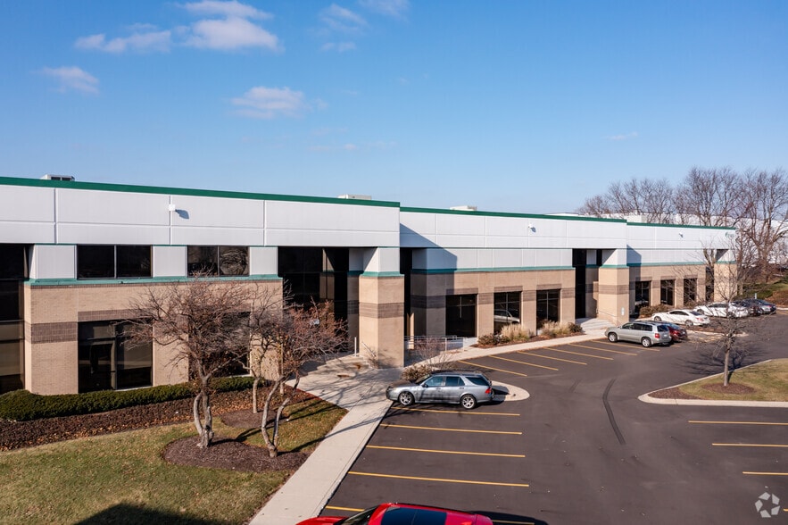 1400 N Michael Dr, Wood Dale, IL for lease - Primary Photo - Image 1 of 4