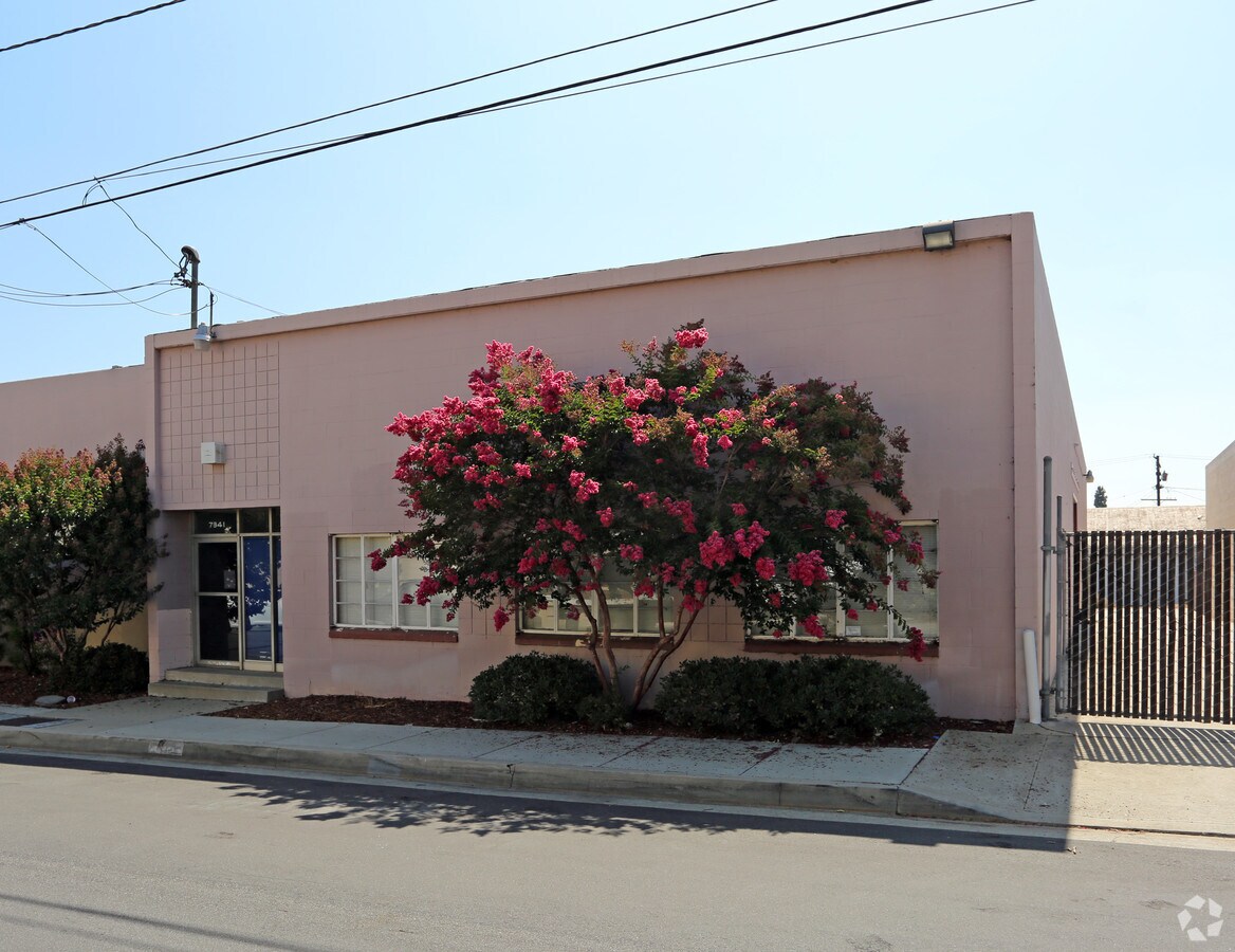 7341 Whittier Ave, Whittier, CA 90602