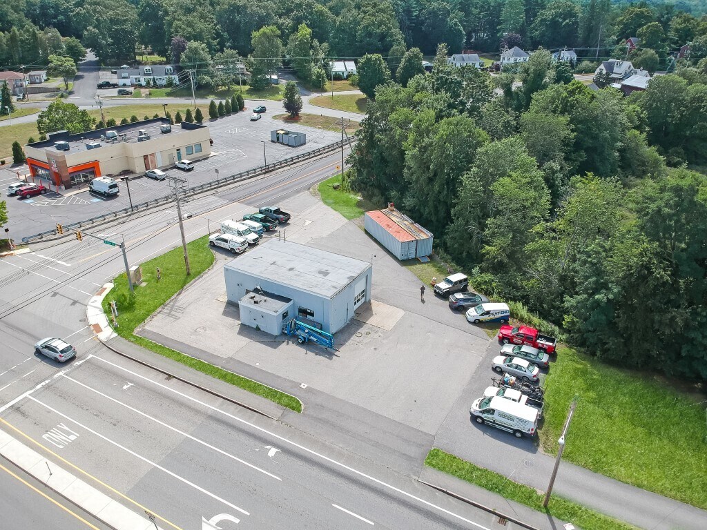 78 Plaistow Rd, Plaistow, NH 03865