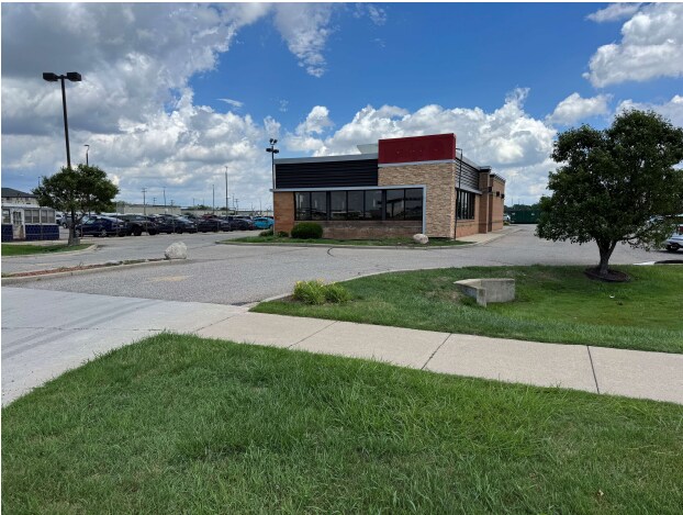 9859 Middlebelt Rd, Romulus, MI for sale Primary Photo- Image 1 of 2