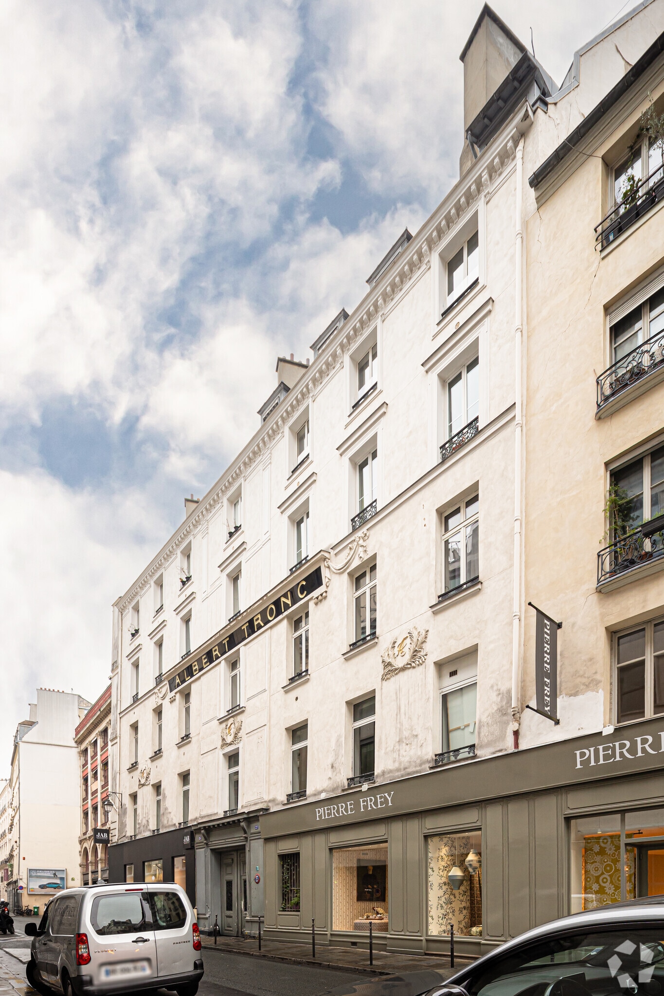 25 Rue Du Mail, Paris for lease Primary Photo- Image 1 of 8