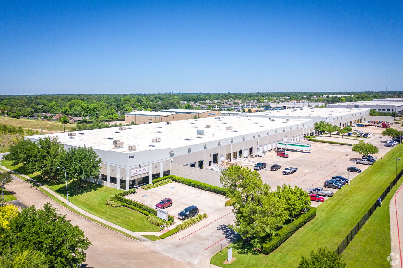 7350 Denny St, Houston, TX 77040