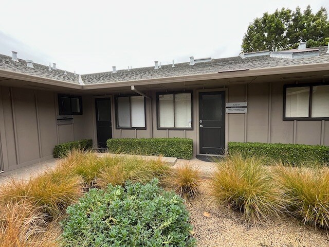 26365 Carmel Rancho Blvd, Carmel, CA for lease - Building Photo - Image 1 of 14