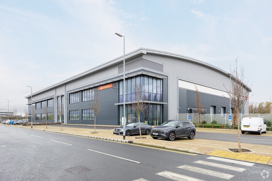 Manor Way, Rainham for lease - Building Photo - Image 2 of 2