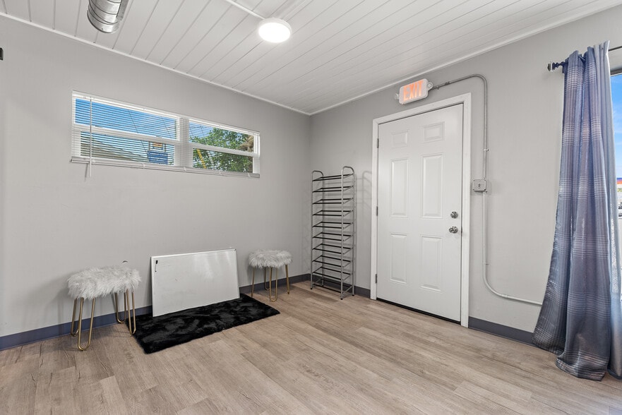 10589 Seminole Blvd, Largo, FL for sale - Interior Photo - Image 2 of 22