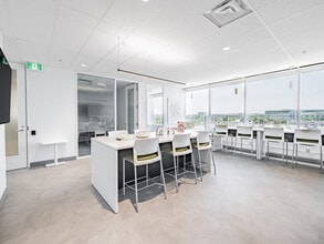 6985 Financial Dr, Mississauga, ON for lease Interior Photo- Image 2 of 10