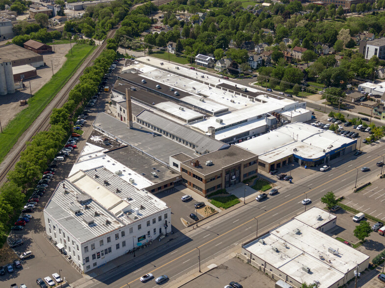 1618-1620 Central Ave NE, Minneapolis, MN for lease - Building Photo - Image 2 of 39