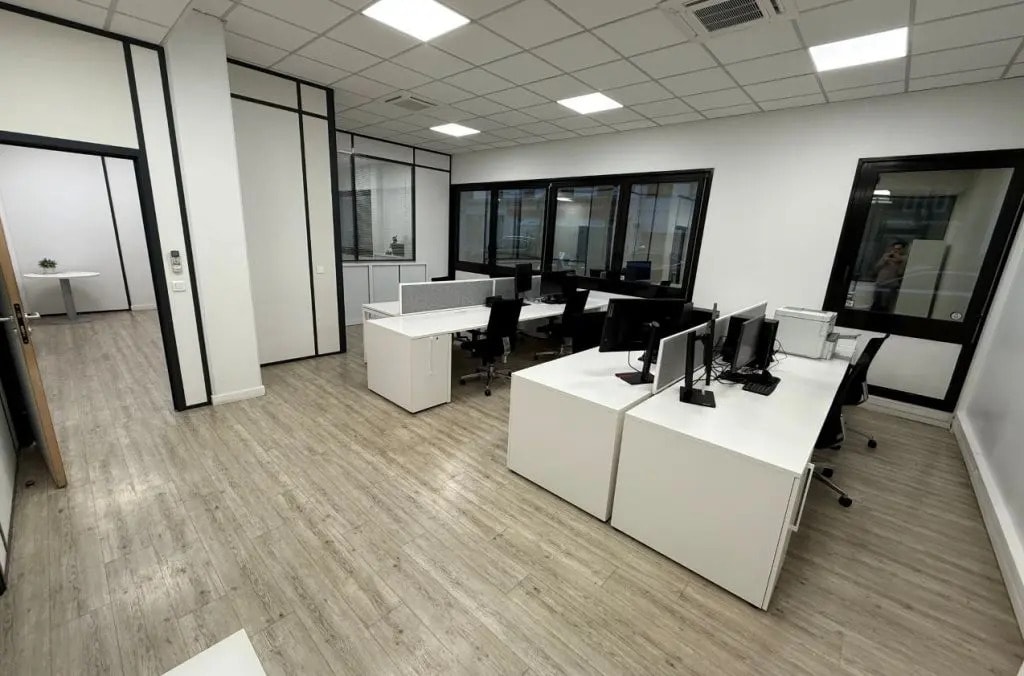 107-113 Rue Victor Hugo, Levallois-Perret for lease Building Photo- Image 1 of 7