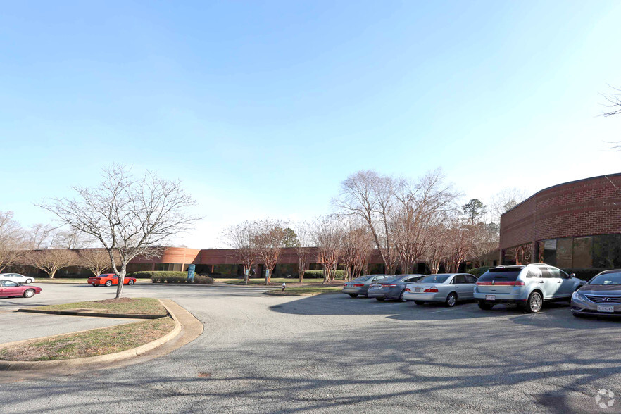 303 Butler Farm Rd, Hampton, VA for lease - Building Photo - Image 3 of 7