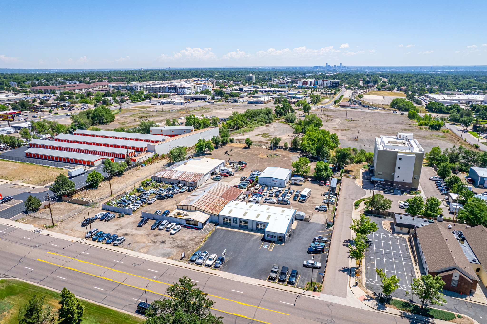 1370 Simms St, Lakewood, CO for lease Building Photo- Image 1 of 5