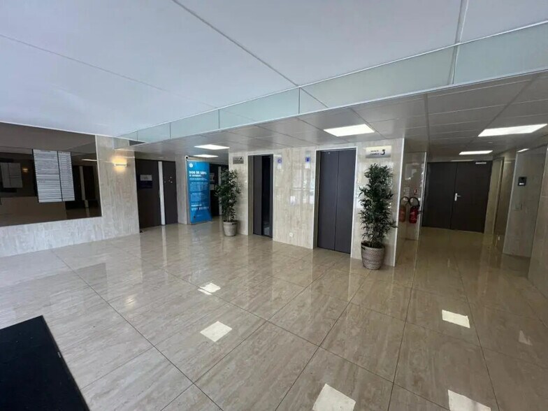 1 Voie Felix Eboue, Créteil for sale - Building Photo - Image 1 of 22