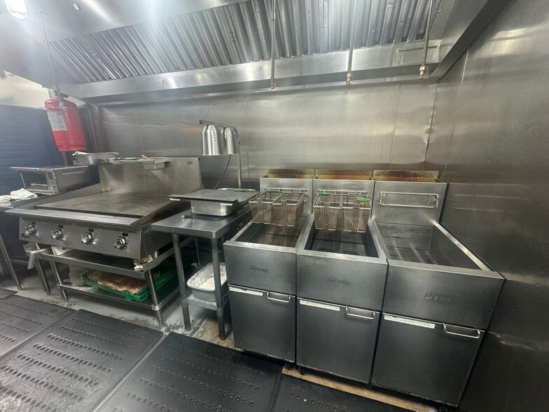 1822 Cedar Lane Rd, Greenville, SC for lease - Building Photo - Image 3 of 8