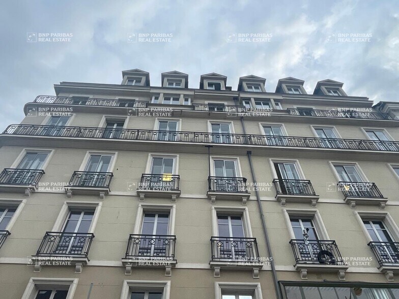 Office in Rennes for lease - Building Photo - Image 1 of 7