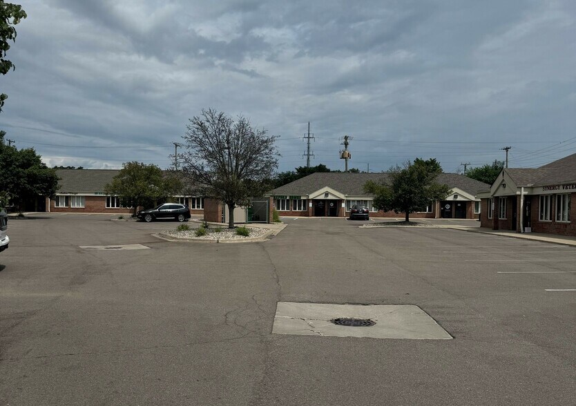 147 Keveling Dr, Saline, MI for sale - Building Photo - Image 2 of 4