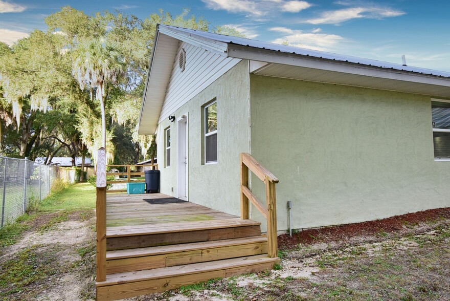 667 3rd Ave, Welaka, FL for sale - Building Photo - Image 2 of 45