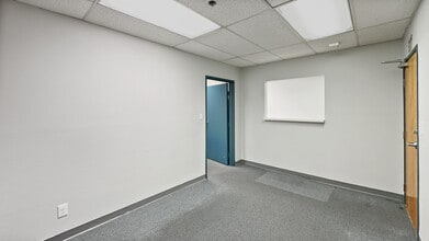 6301 Mountain Vista St, Henderson, NV for lease Interior Photo- Image 2 of 10