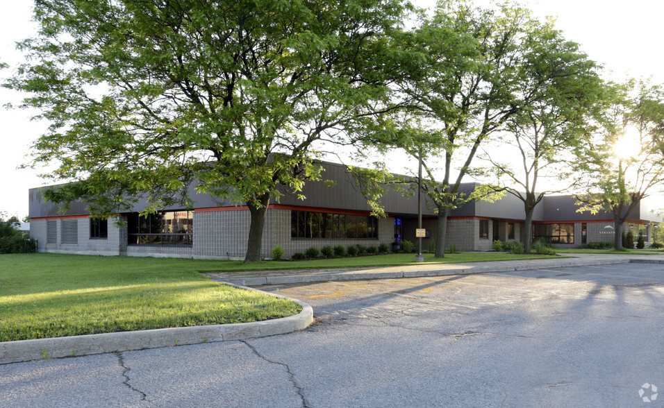 5420 Canotek Rd, Ottawa, ON for lease - Primary Photo - Image 1 of 3