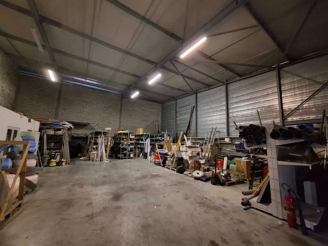 Office in Beychac-et-Caillau for lease Interior Photo- Image 1 of 6