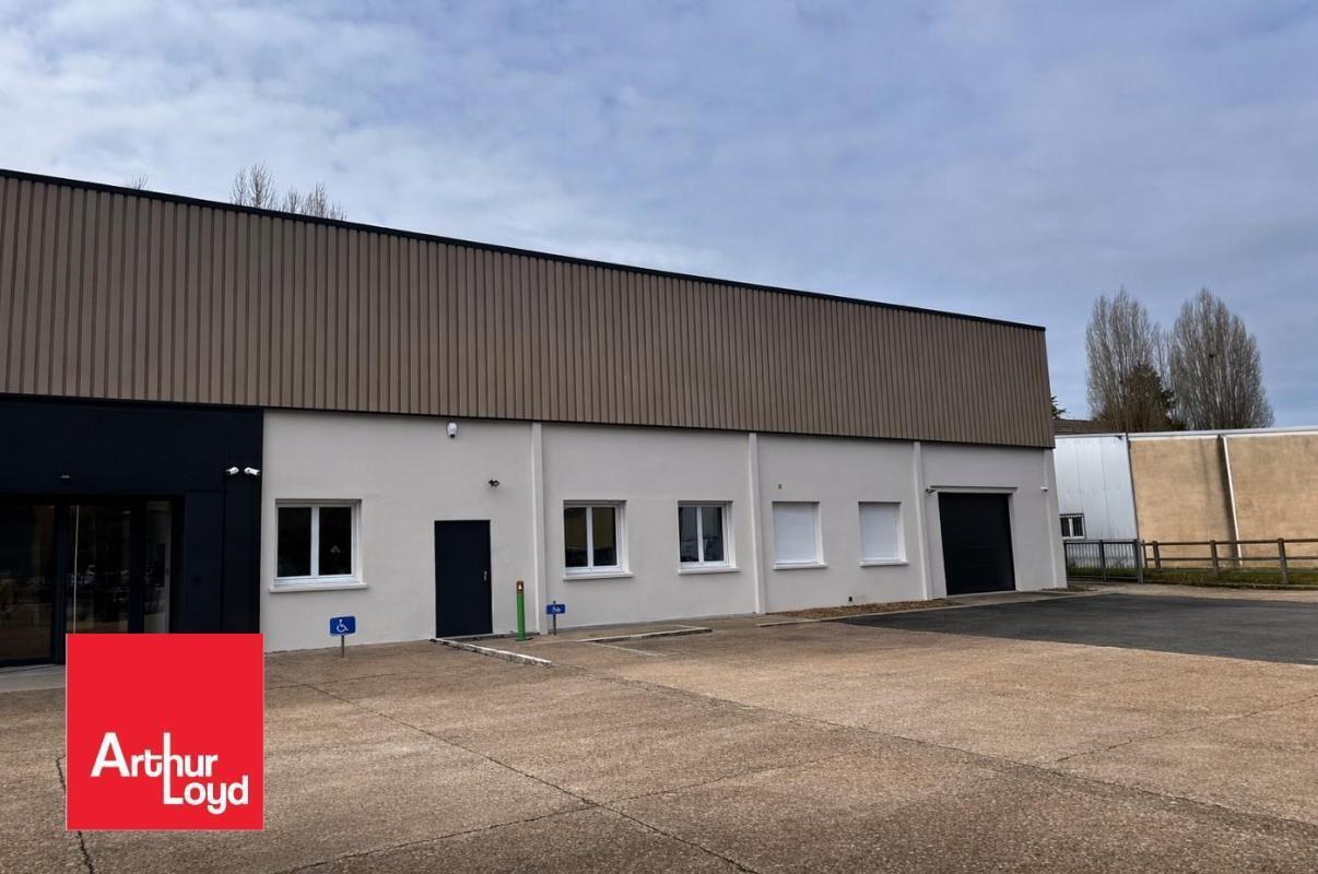 Office in Chartres for lease Building Photo- Image 1 of 4