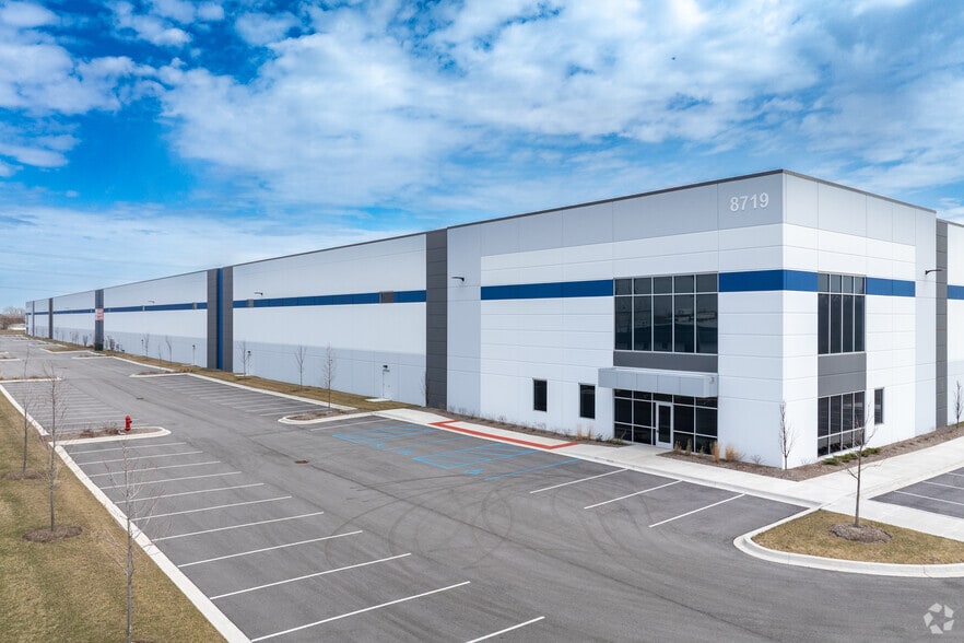 8719 Mississippi St, Merrillville, IN for sale - Building Photo - Image 1 of 8