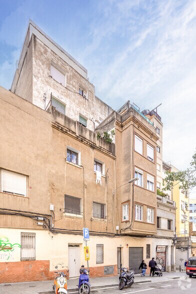 113-115 Carrer Vallparda, L'Hospitalet de Llobregat, Barcelona for sale - Primary Photo - Image 1 of 2
