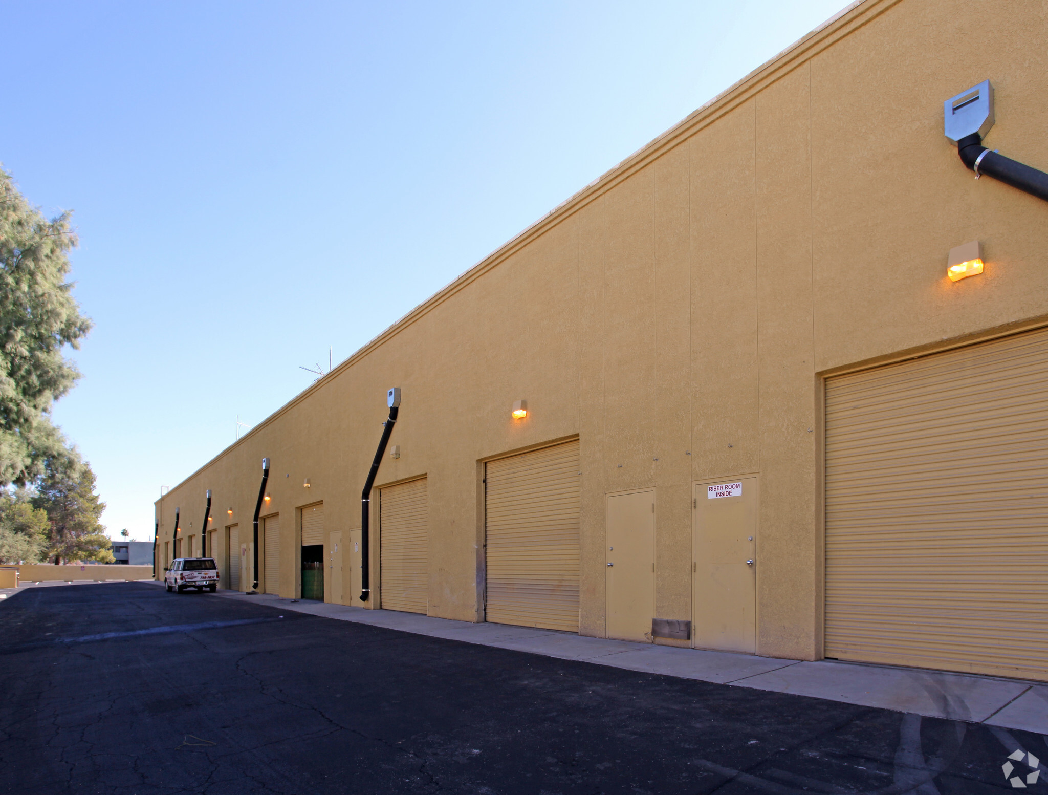 680-720 W Prince Rd, Tucson, AZ for lease Building Photo- Image 1 of 9