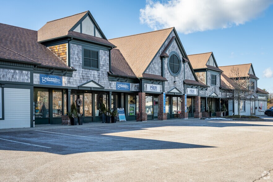 80 Stonington Rd, Mystic, CT for sale - Primary Photo - Image 1 of 1