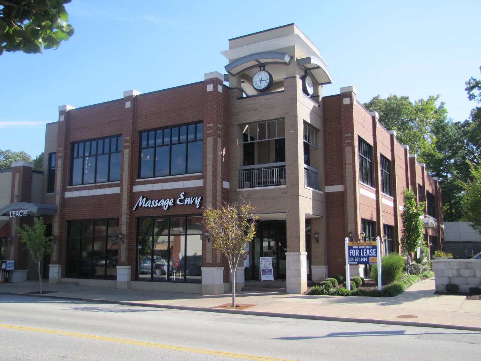 220 W Lockwood Ave, ster Groves, MO 63119 Old ster Square