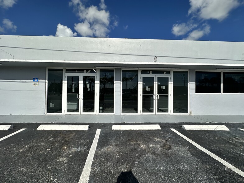 1696 S 22nd Ave, Hollywood, FL for lease - Building Photo - Image 2 of 3