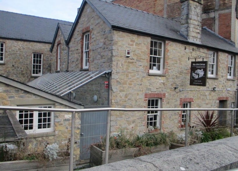 Queen St, Bridgend for sale - Primary Photo - Image 1 of 1