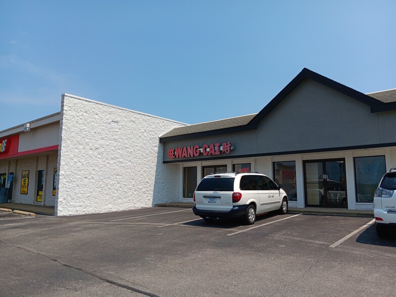 205-239 S State Road 135, Greenwood, IN for lease - Building Photo - Image 2 of 8