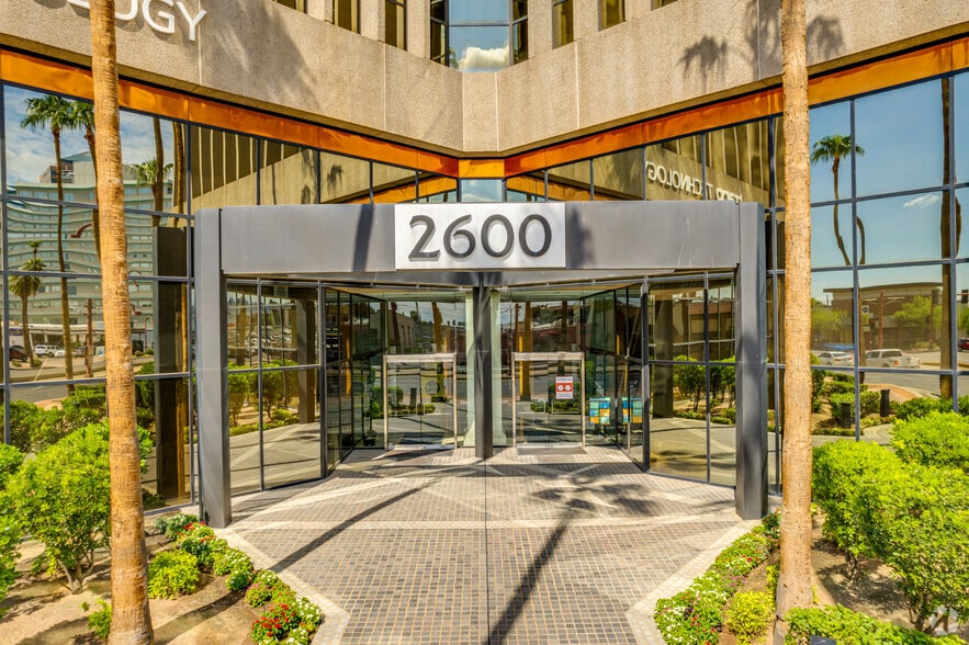 2600 N Central Ave, Phoenix, AZ for lease - Building Photo - Image 3 of 13