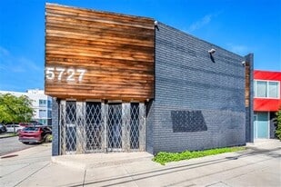 5727 W Adams Blvd, Los Angeles CA - Pub