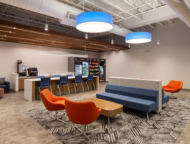 2621 Van Buren Ave, Norristown, PA for lease - Interior Photo - Image 3 of 10