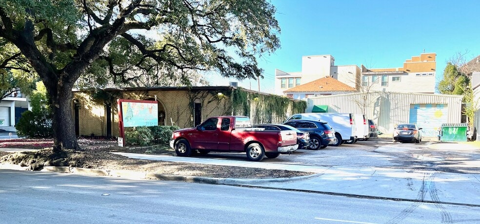 1818 Waugh Dr, Houston, TX for sale - Building Photo - Image 2 of 9