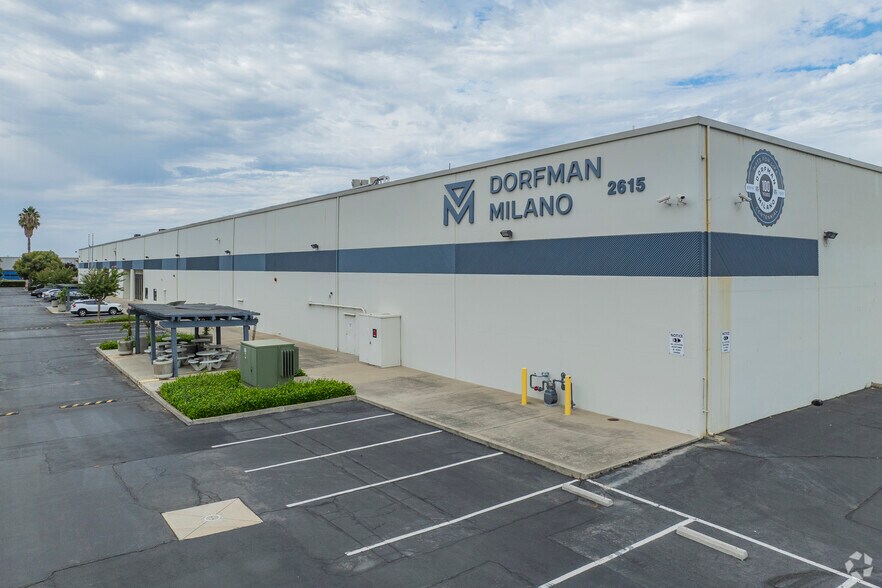 2615 Boeing Way, Stockton, CA for sale - Primary Photo - Image 1 of 9