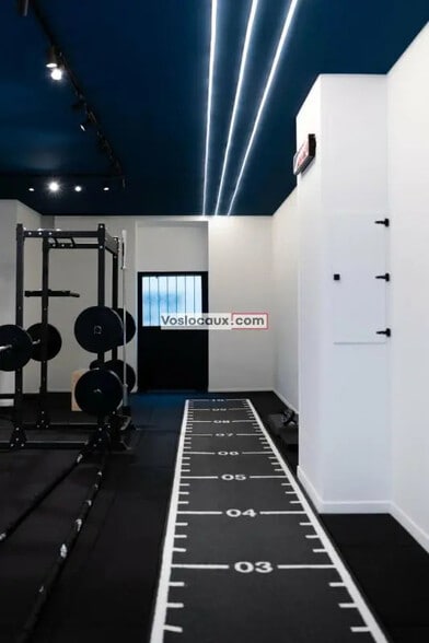 Retail in Nice for lease - Interior Photo - Image 2 of 4