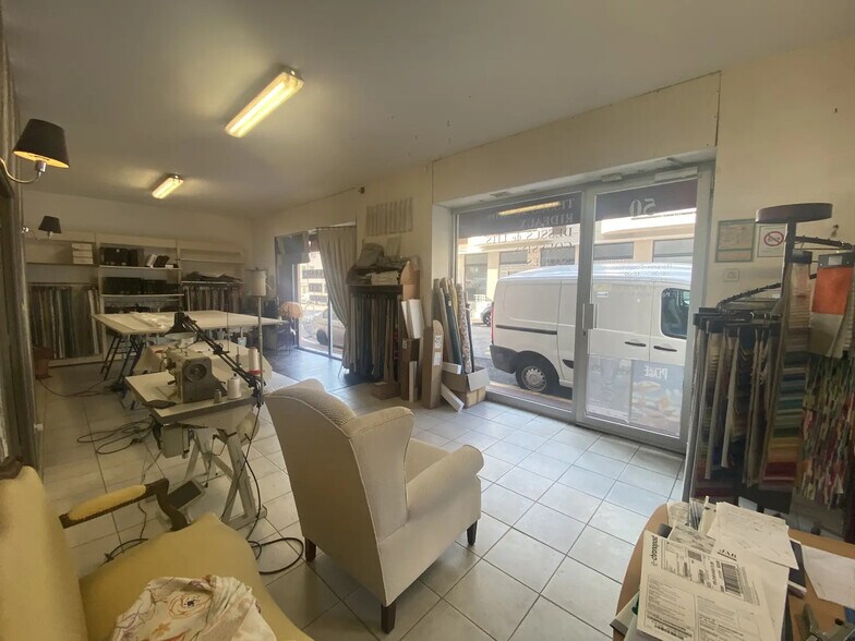 50 Avenue De Grasse, Cannes for lease - Interior Photo - Image 1 of 5
