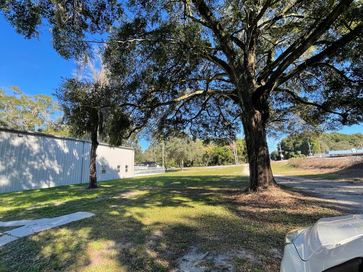 524 Limona Rd, Brandon, FL 33510