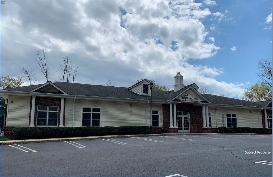 10 Gateway Blvd, Kendall Park, NJ for sale - Building Photo - Image 1 of 1