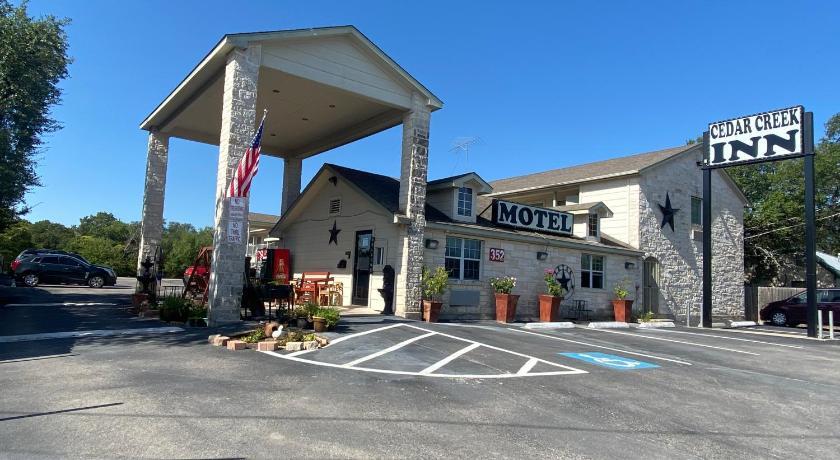 352 E Vaughan St, Bertram, TX for sale - Primary Photo - Image 1 of 1