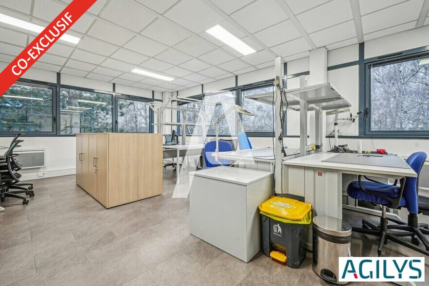 4 Rue René Razel, Saclay for sale - Interior Photo - Image 3 of 12