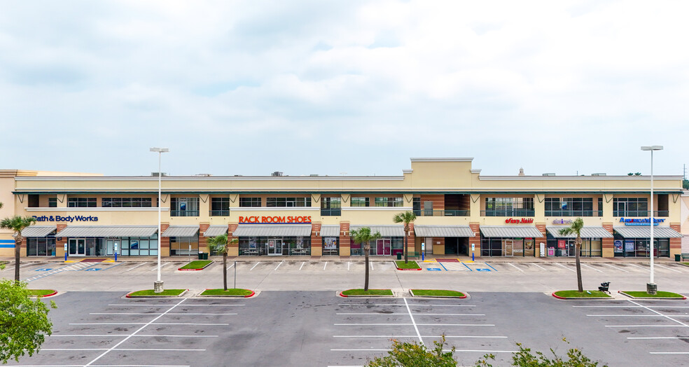 7300-7400 N 10th St, McAllen, TX for lease - Building Photo - Image 2 of 4