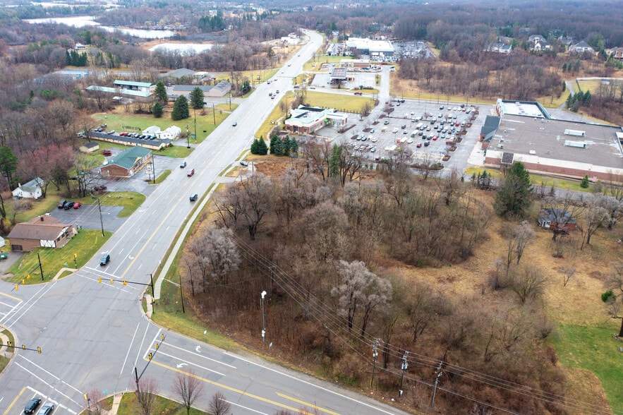 9765 Dixie Hwy, Clarkston, MI for sale - Primary Photo - Image 1 of 1