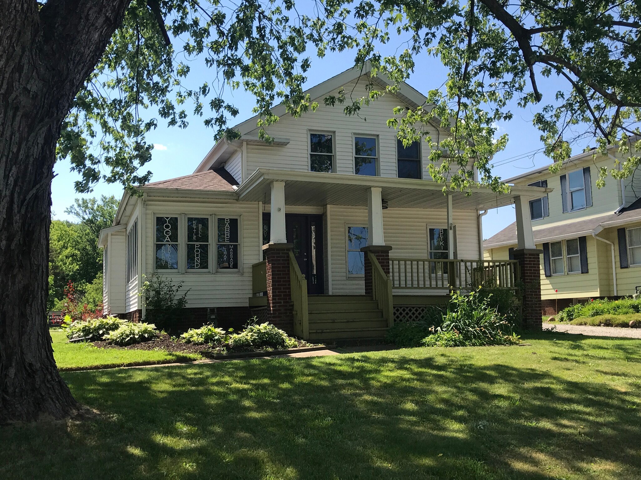 1360 Ridge Rd, Hinckley, OH 44233