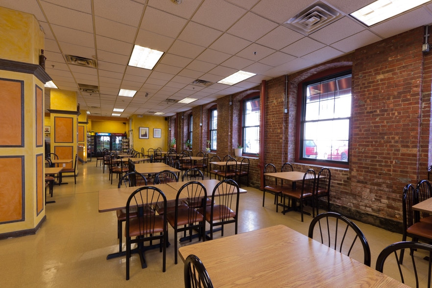 29 Wells Ave, Yonkers, NY for lease - Interior Photo - Image 3 of 24